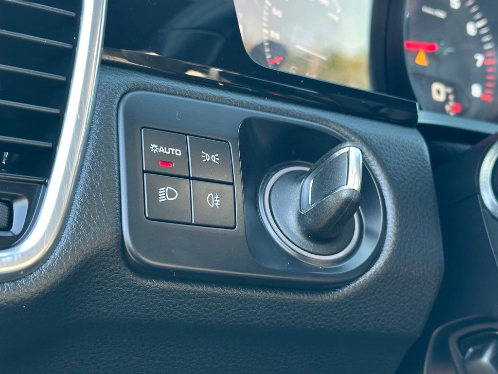 2022 Porsche Cayenne Coupe Base photo 21