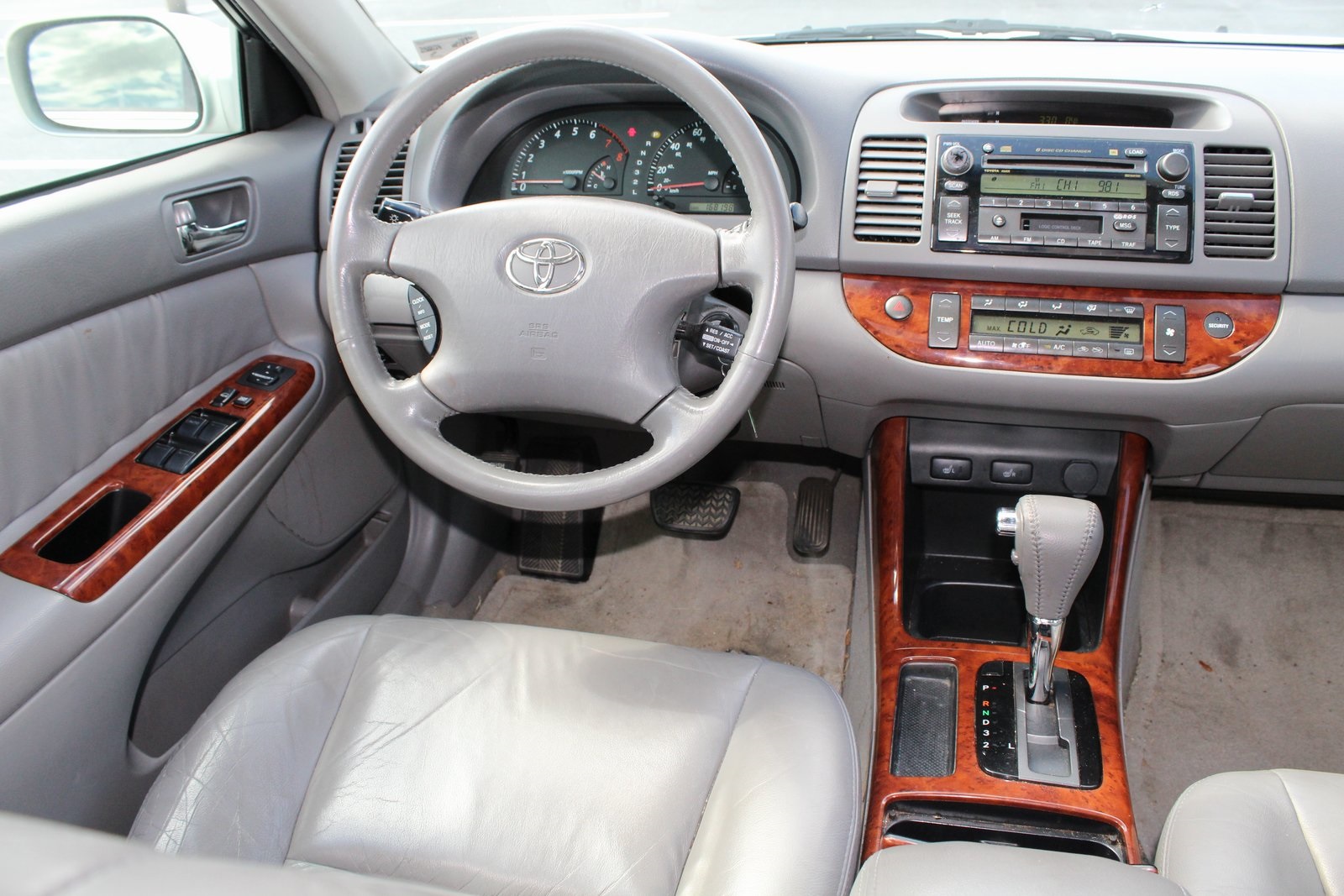 2003 Toyota Camry XLE photo 3