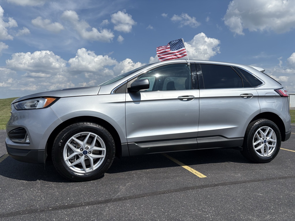 2022 Ford Edge SEL's photo