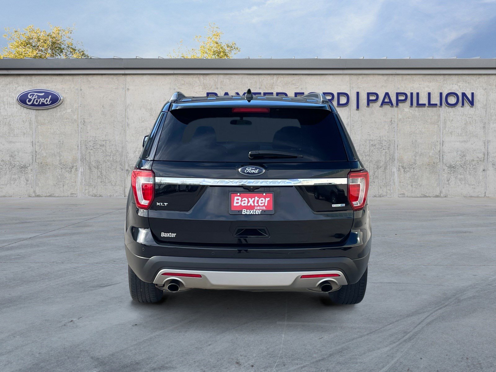 2017 Ford Explorer XLT photo 4