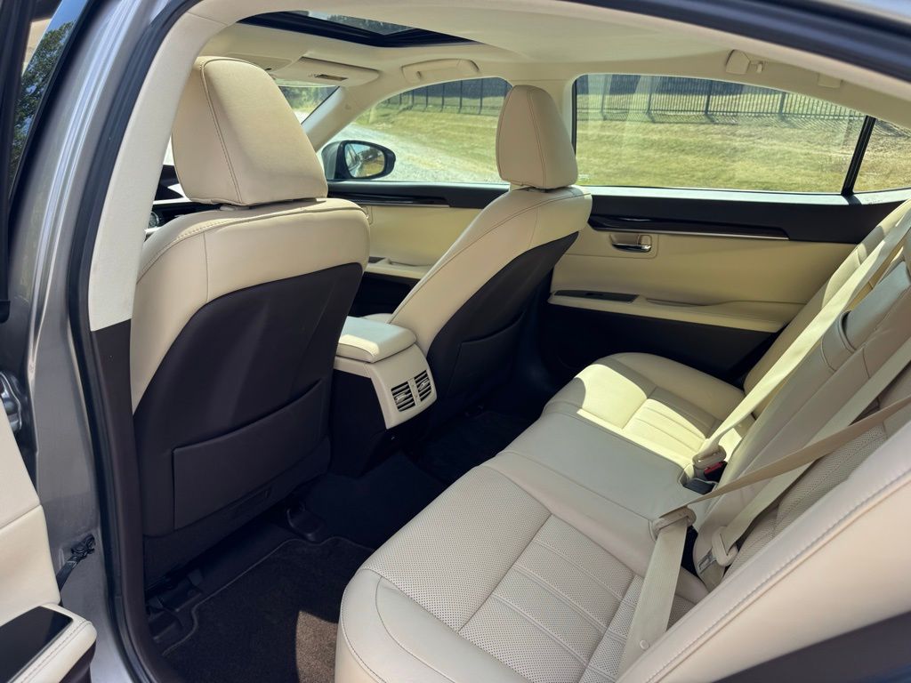 2017 Lexus ES 350 Luxury photo 8