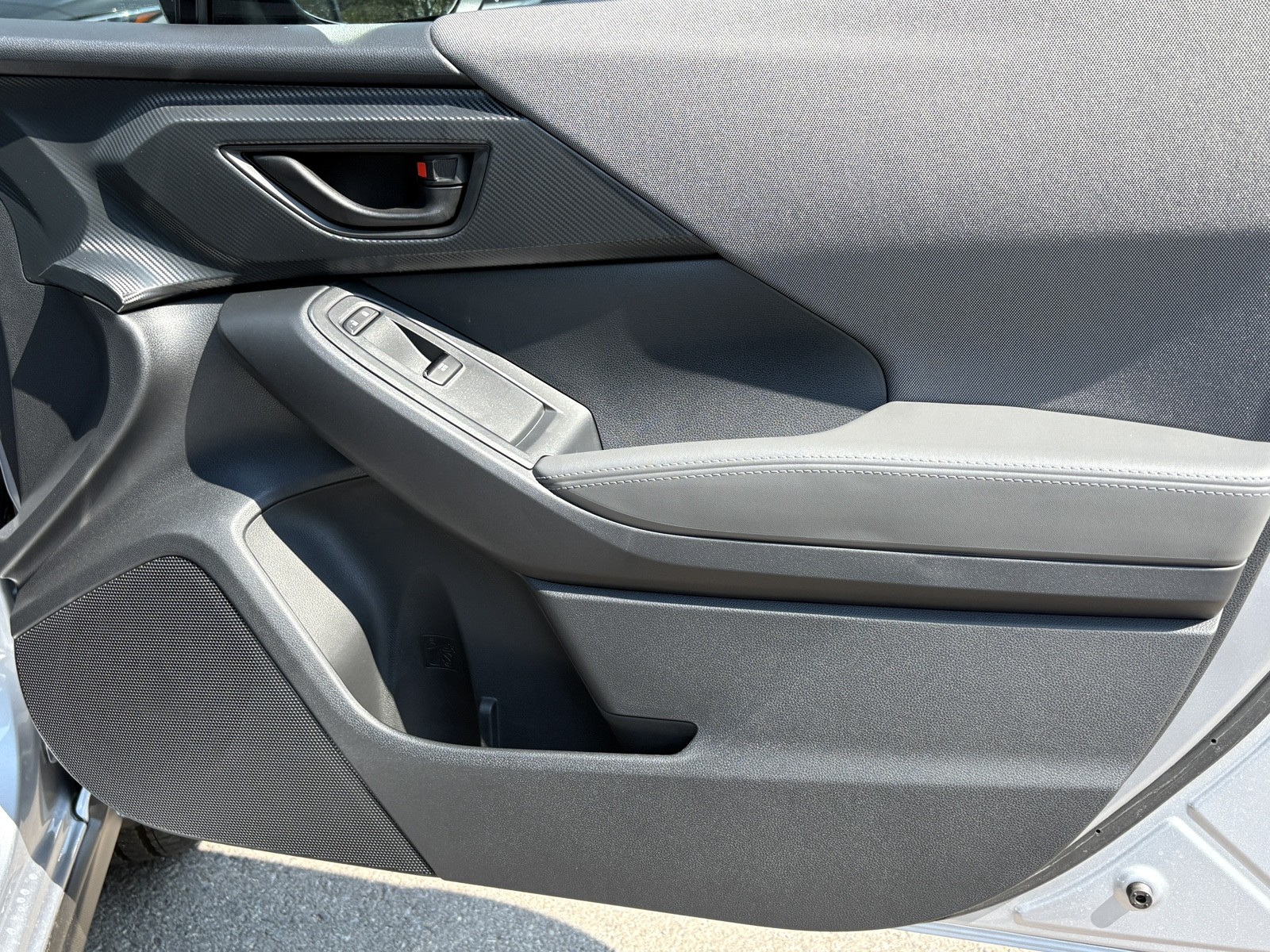 New 2025 Ice Silver Metallic Subaru Premium image 29