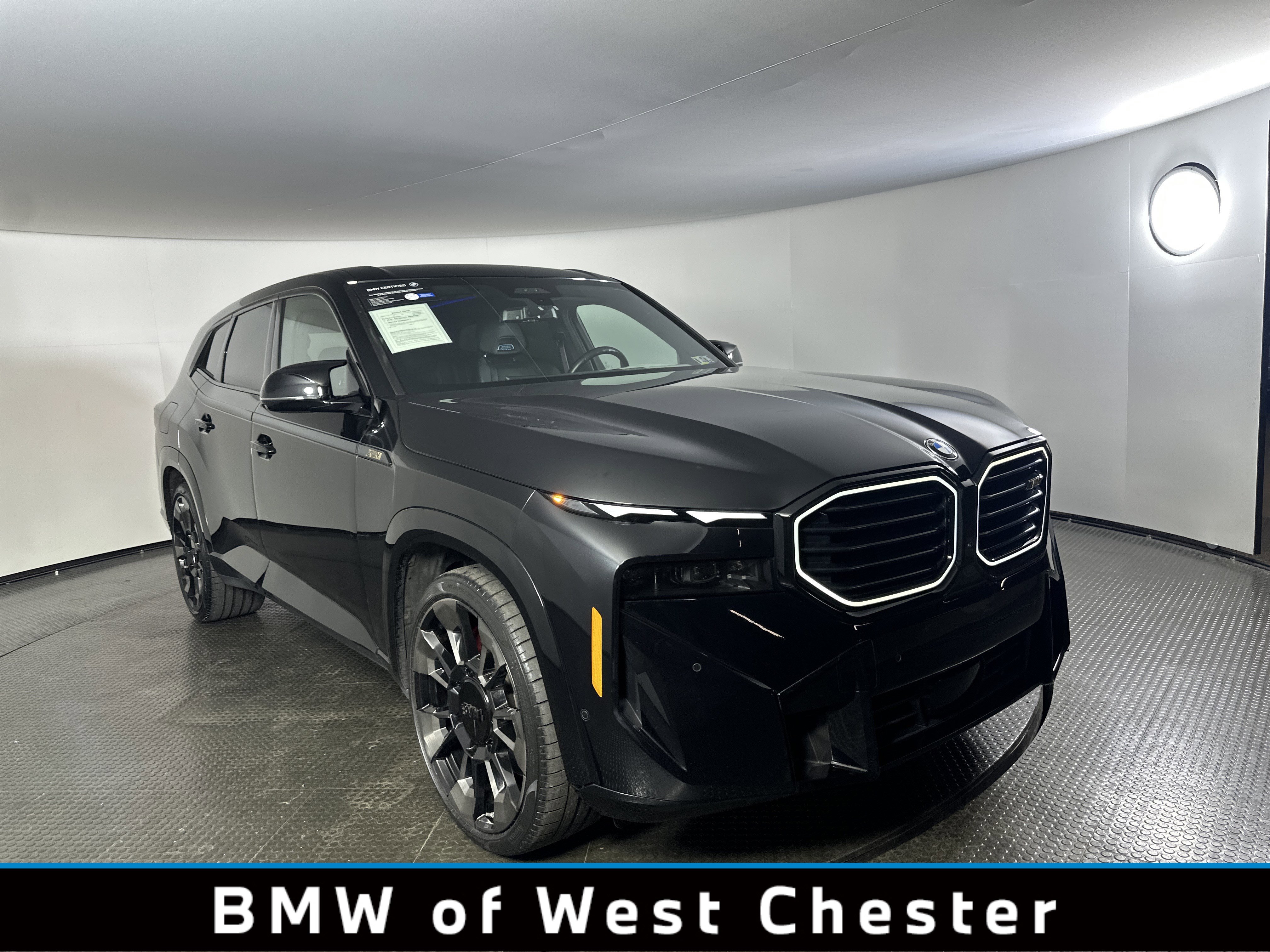 2023 BMW XM Base's photo