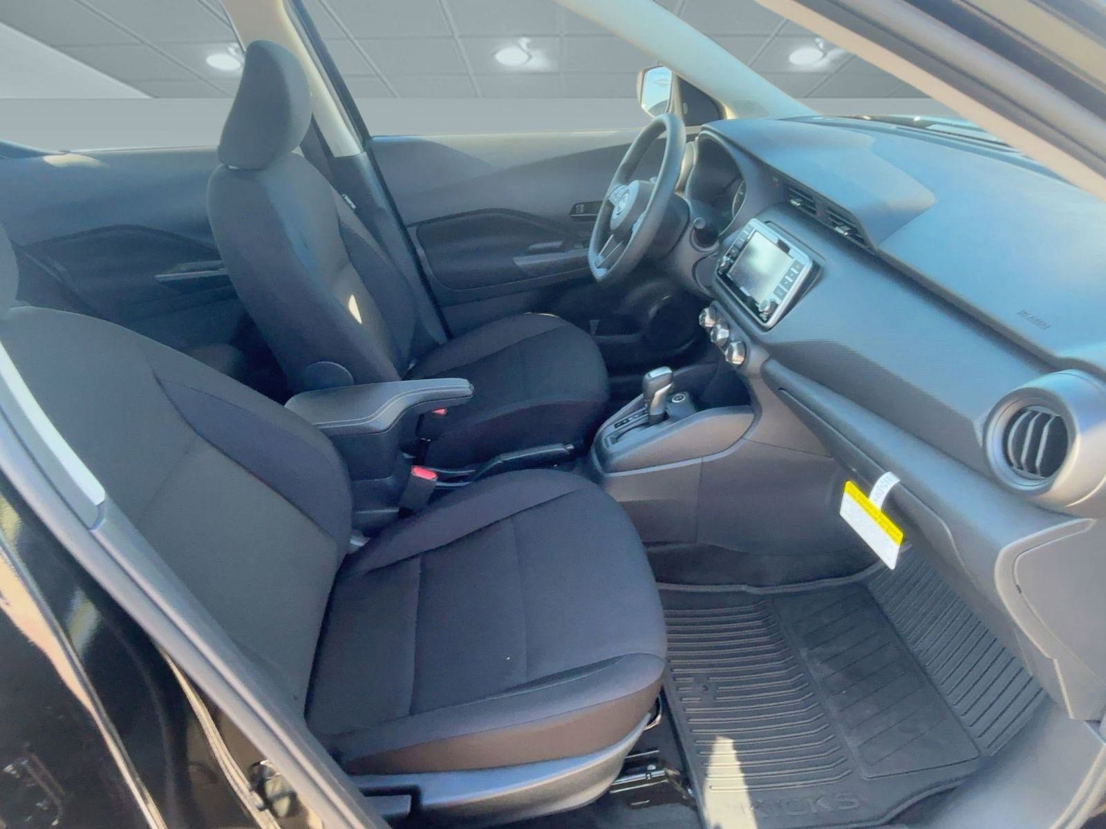 2025 Nissan Kicks Play S photo 25