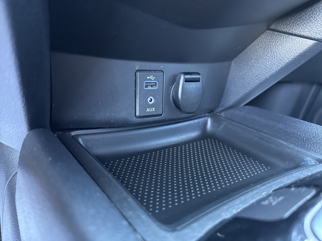 2017 Nissan Rogue SV photo 28
