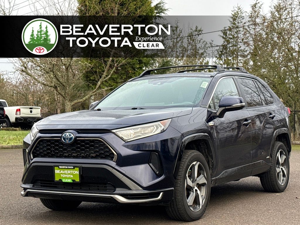 2021 Toyota RAV4 SE's photo