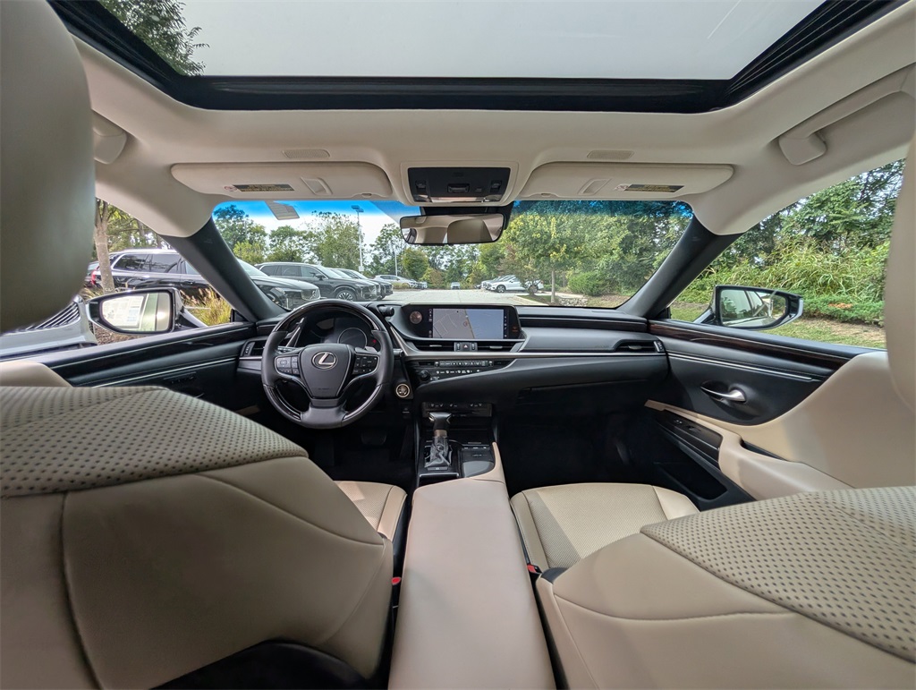 2019 Lexus ES 350 photo 3