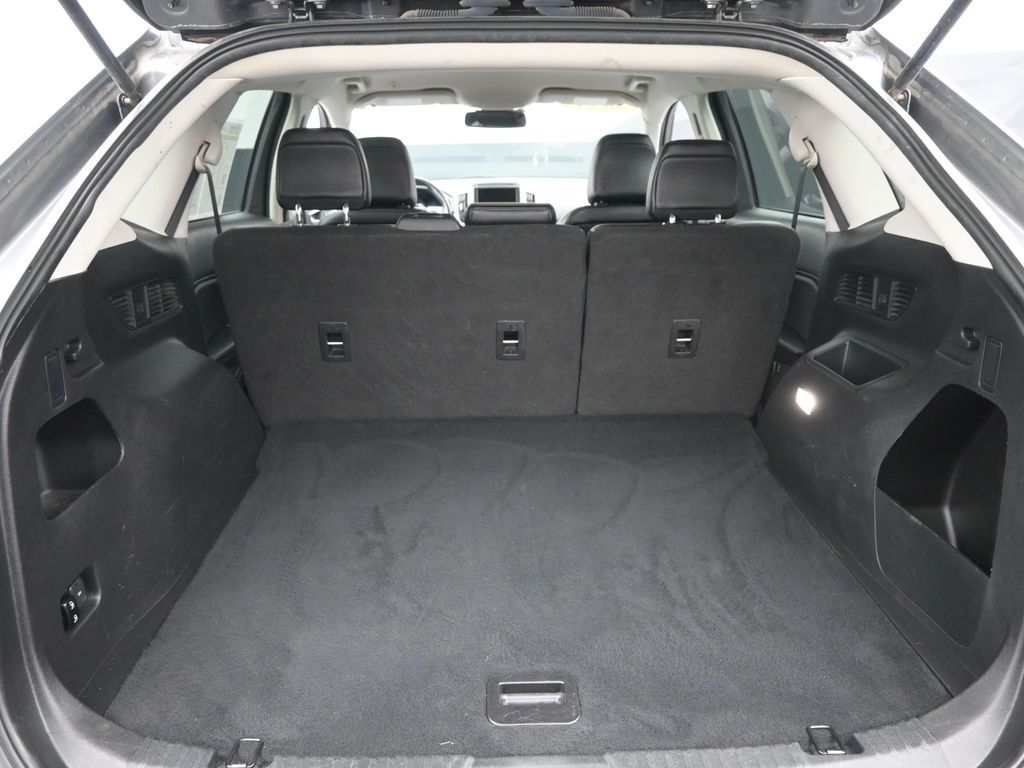 2023 Ford Edge SEL photo 7