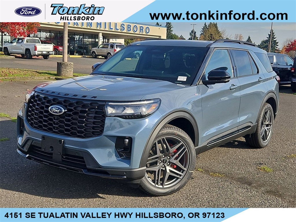 2025 Ford Explorer ST-Line photo 2