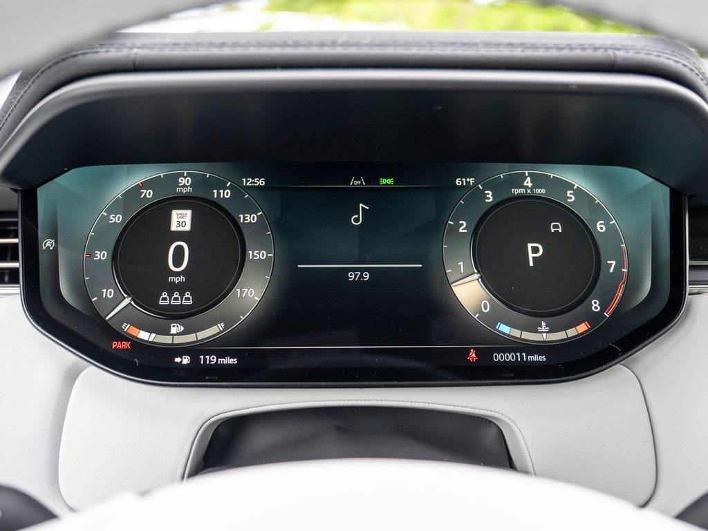 2025 Land Rover Range Rover Sport SE photo 13