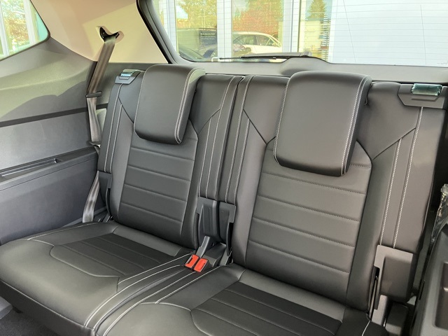 2025 Volkswagen Atlas SEL photo 6