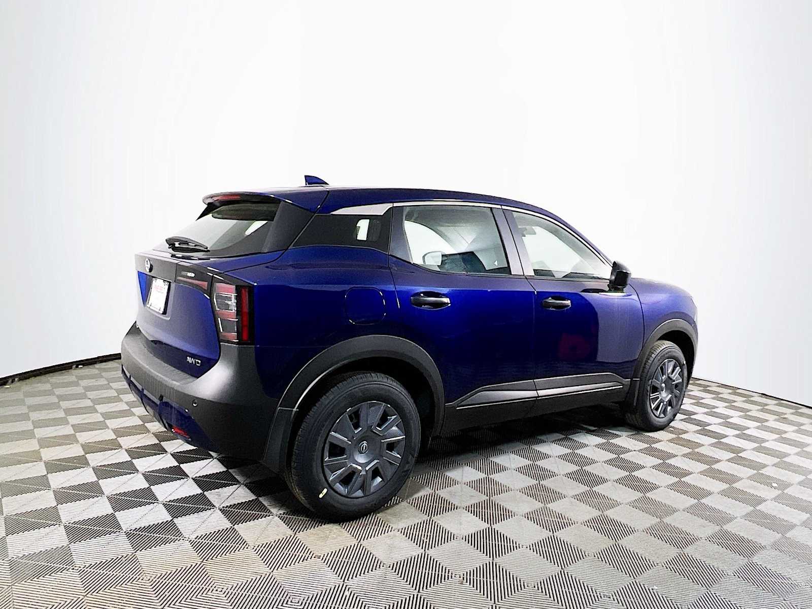 2025 Nissan Kicks S photo 2