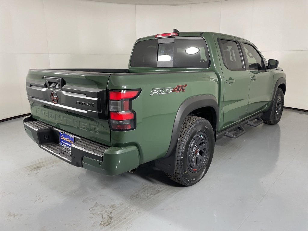 2025 Nissan Frontier Crew Cab PRO-4X photo 6