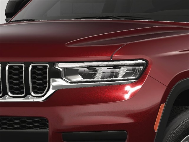 2025 Jeep Grand Cherokee Laredo photo 13
