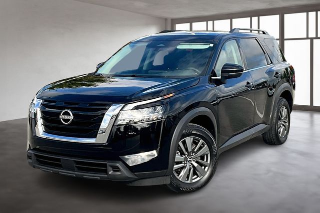 2022 Nissan Pathfinder SV photo 2
