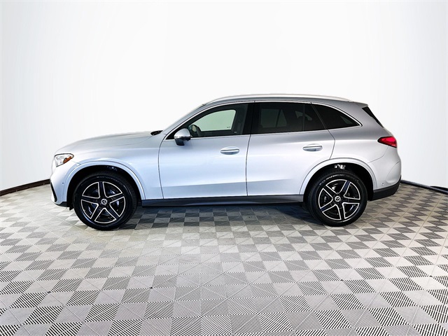 2026 Mercedes Benz GLC 300 photo 3
