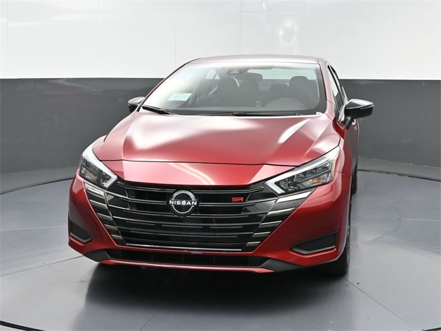 2025 Nissan Versa 1.6 SR photo 2