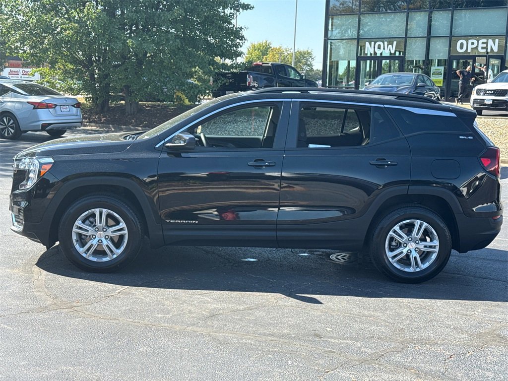 2023 Gmc Terrain SLE photo 4