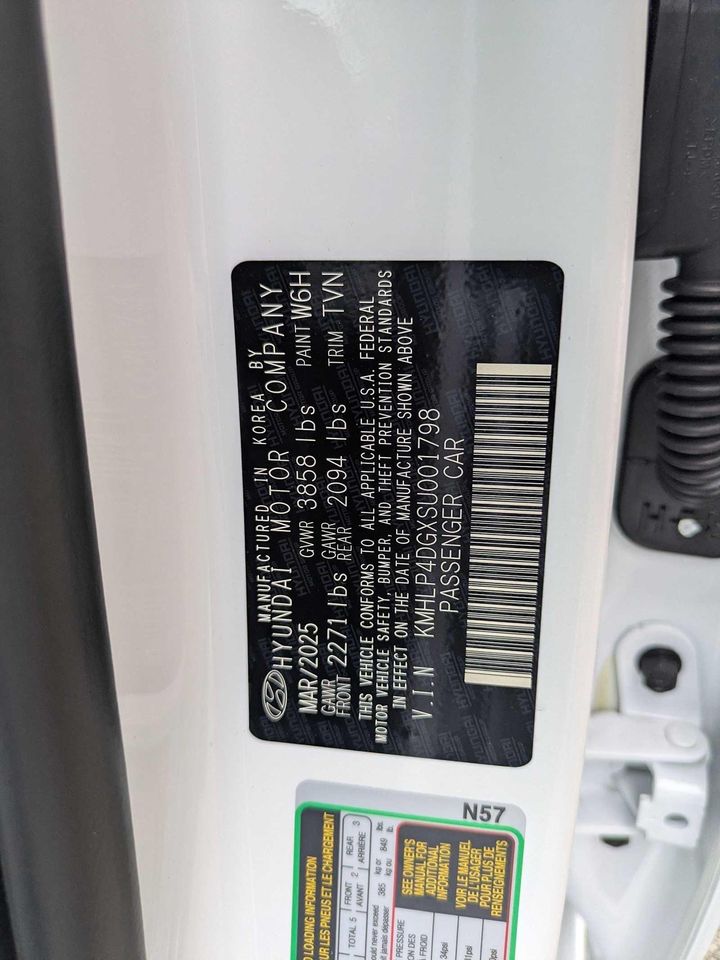 2025 Hyundai Elantra Limited photo 21
