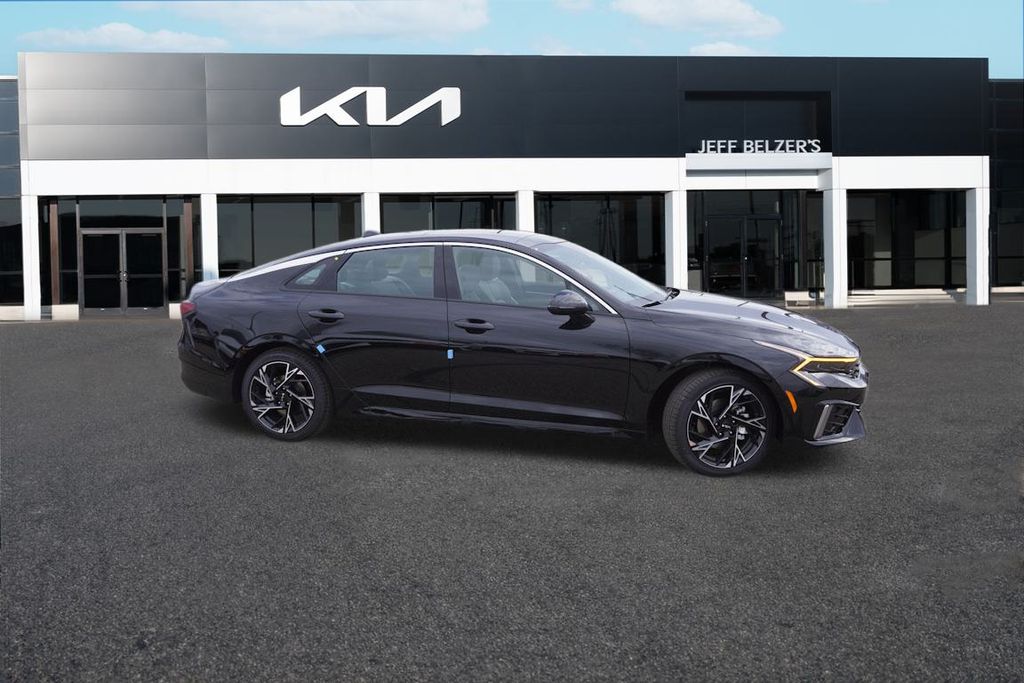 2025 Kia K5 GT-Line photo 2