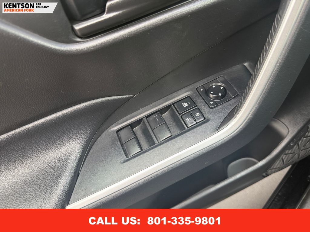 2024 Toyota RAV4 LE photo 18