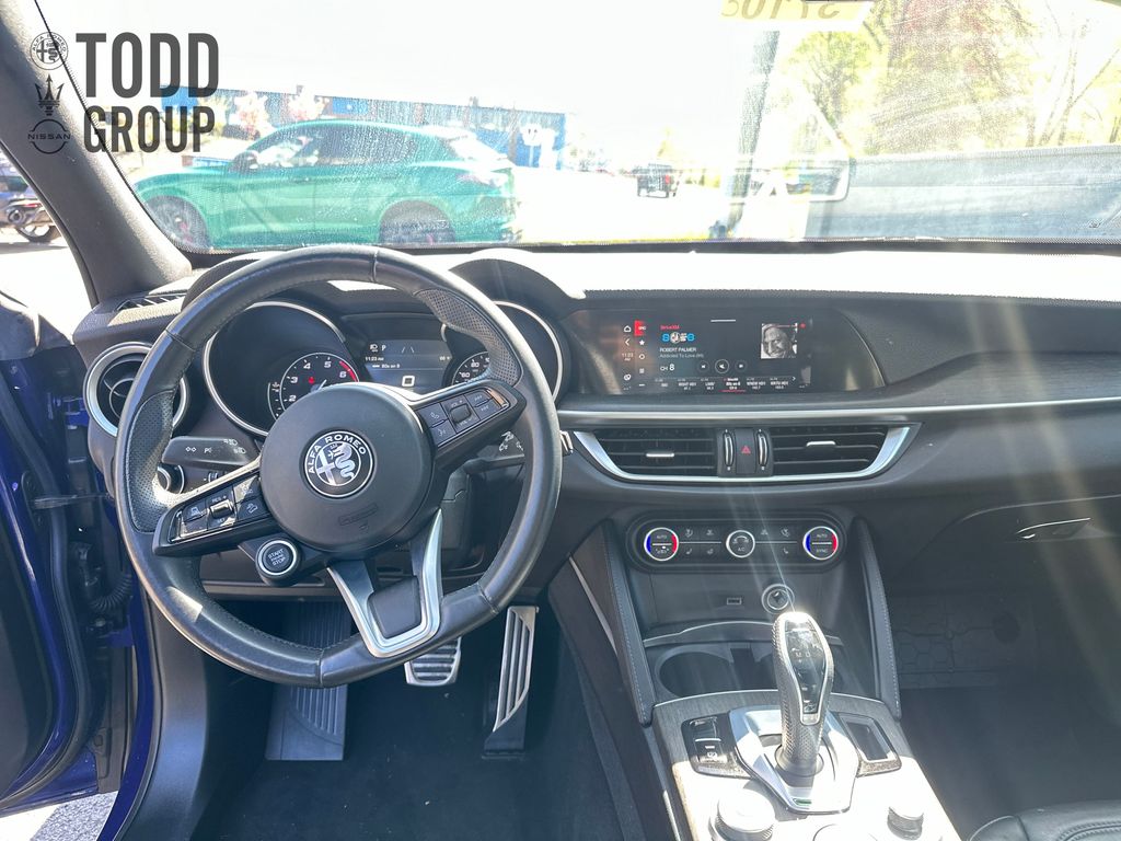 2022 Alfa Romeo Stelvio Ti photo 12