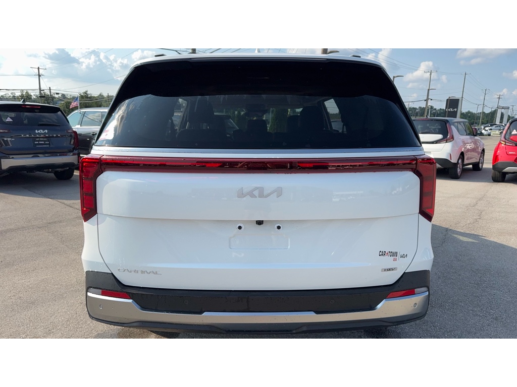 2026 Kia Carnival SX photo 4