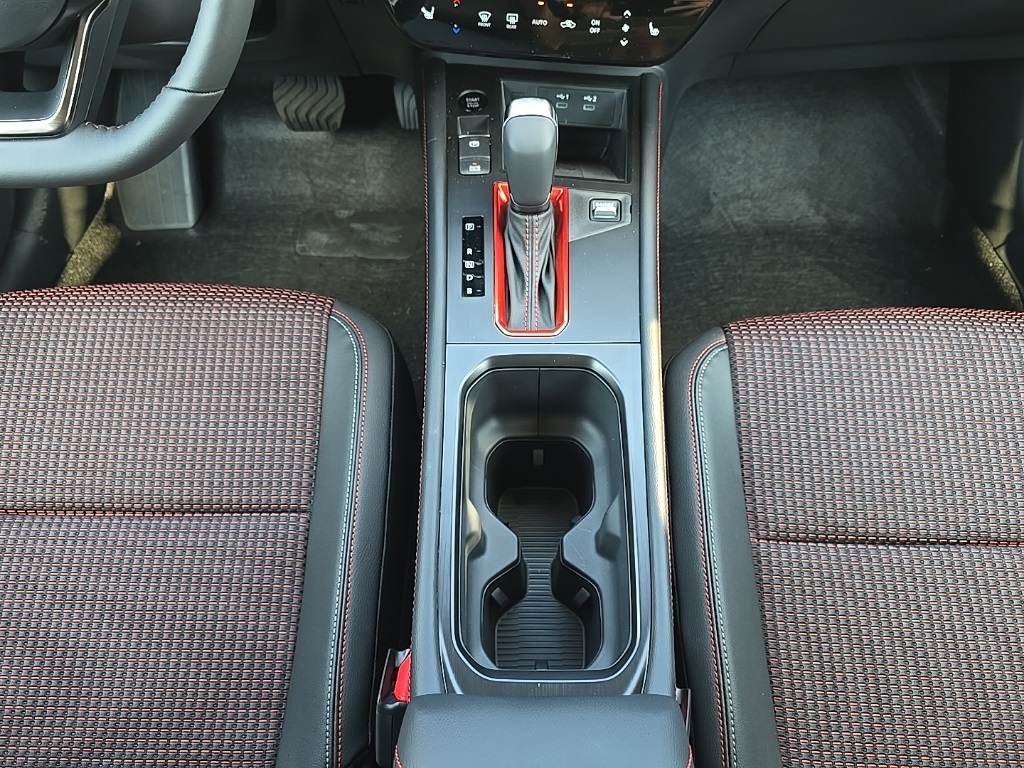 2025 Nissan Kicks SR photo 15