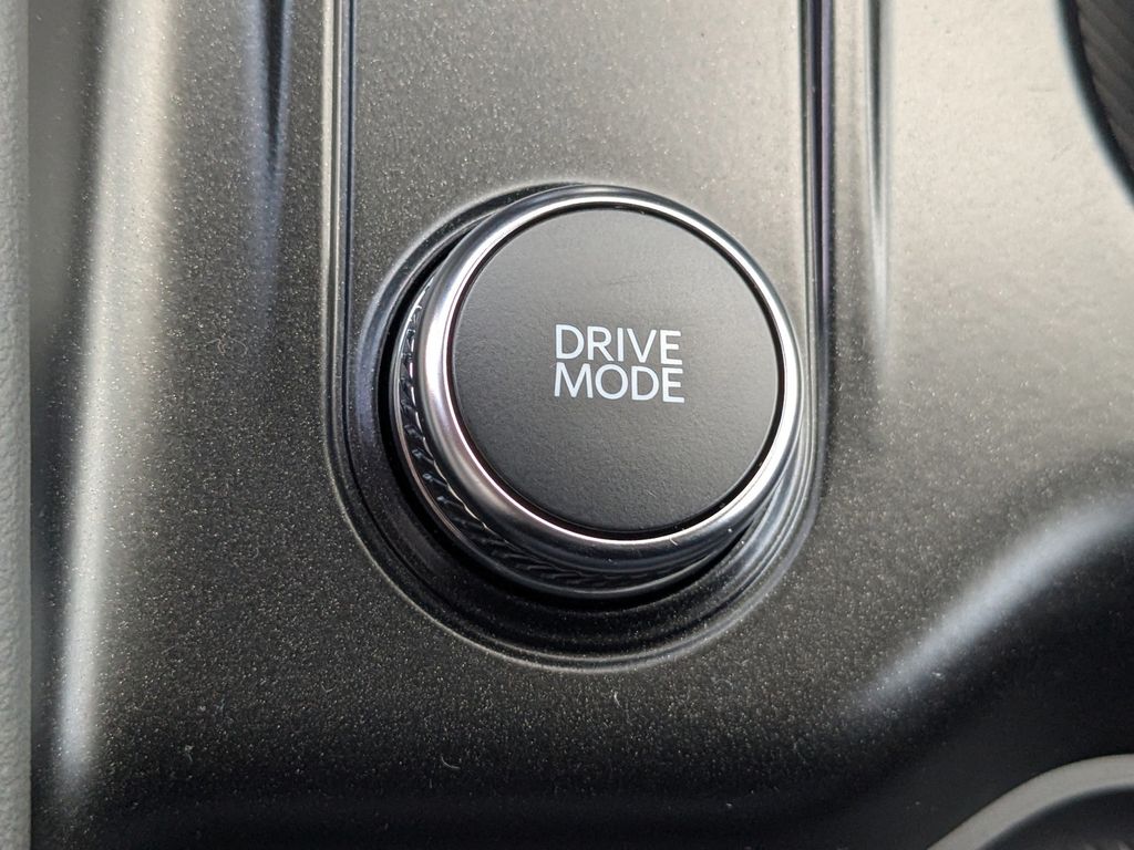 2025 Ford Explorer photo 27