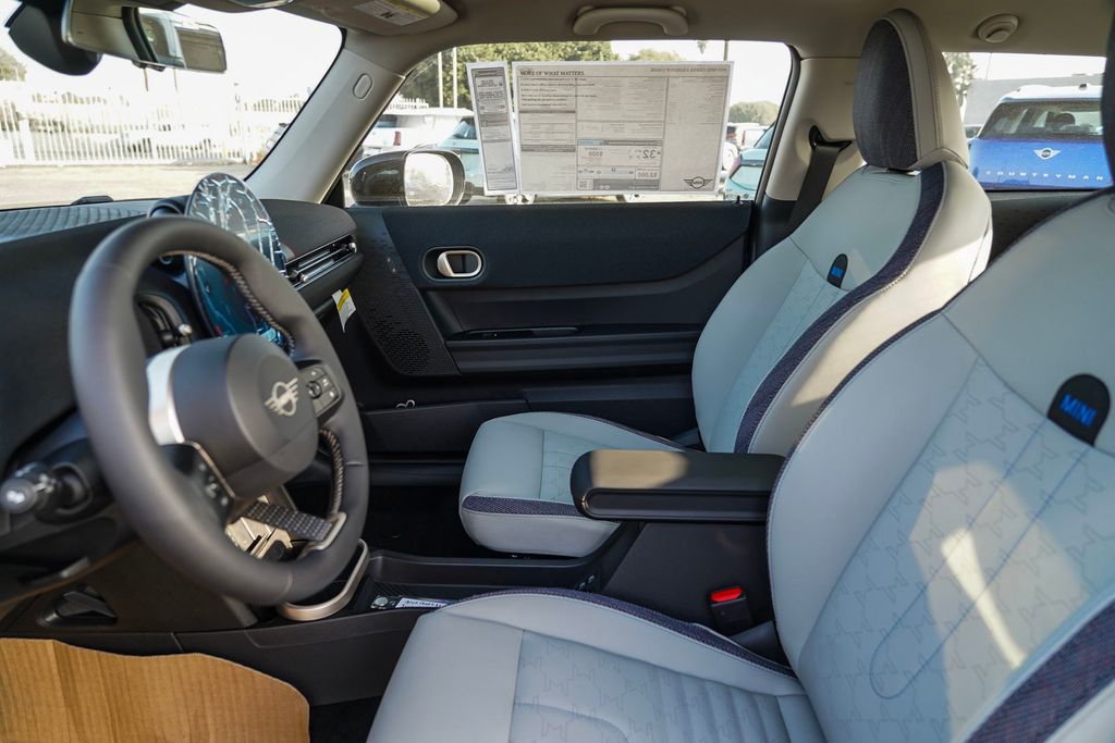 2025 Mini Cooper 2 Door Hardtop Signature photo 16