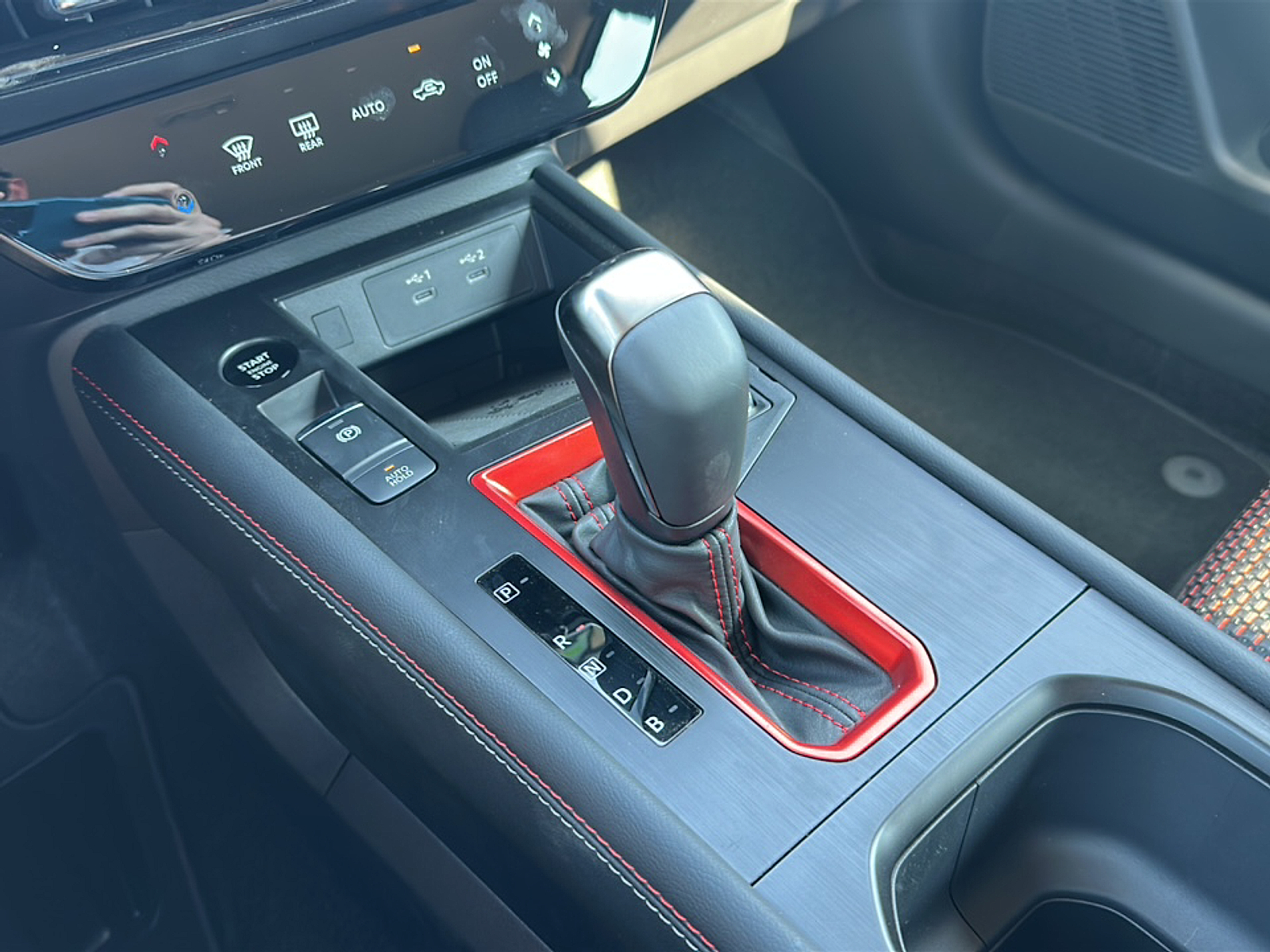2025 Nissan Kicks SR photo 7