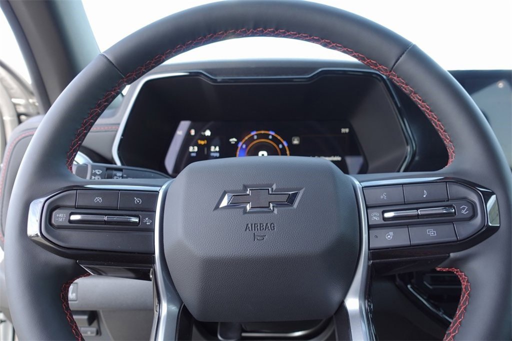 2025 Chevrolet Colorado Z71 photo 13