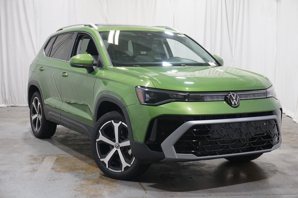 2025 Volkswagen Taos SEL photo 2