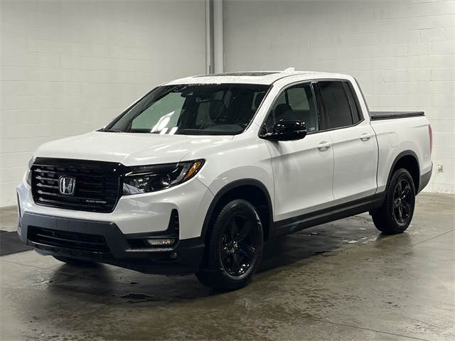 2023 Honda Ridgeline Black Edition photo 2