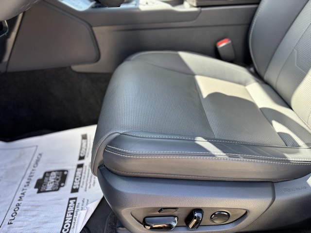 2024 Lexus GX 550 Luxury photo 18