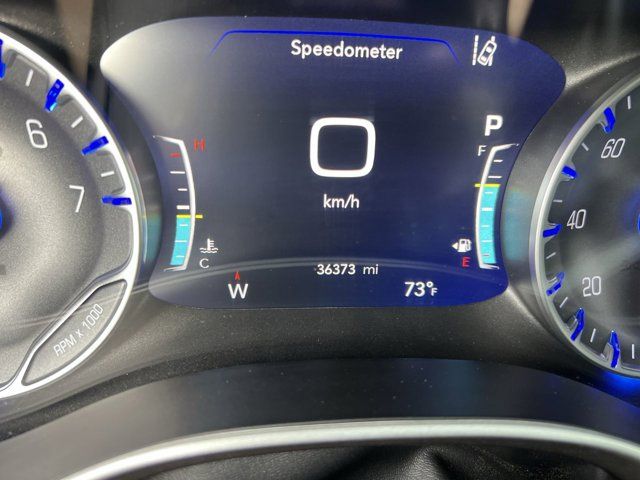 2024 Chrysler Pacifica Touring L photo 6
