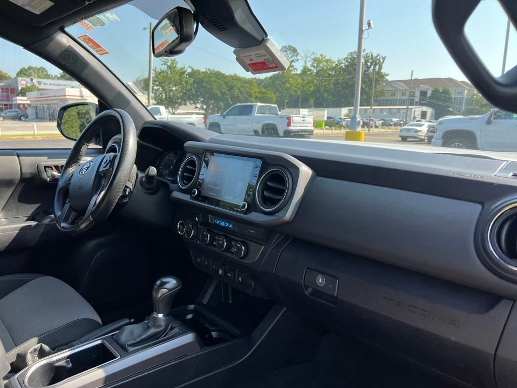 2023 Toyota Tacoma TRD Off-Road photo 30