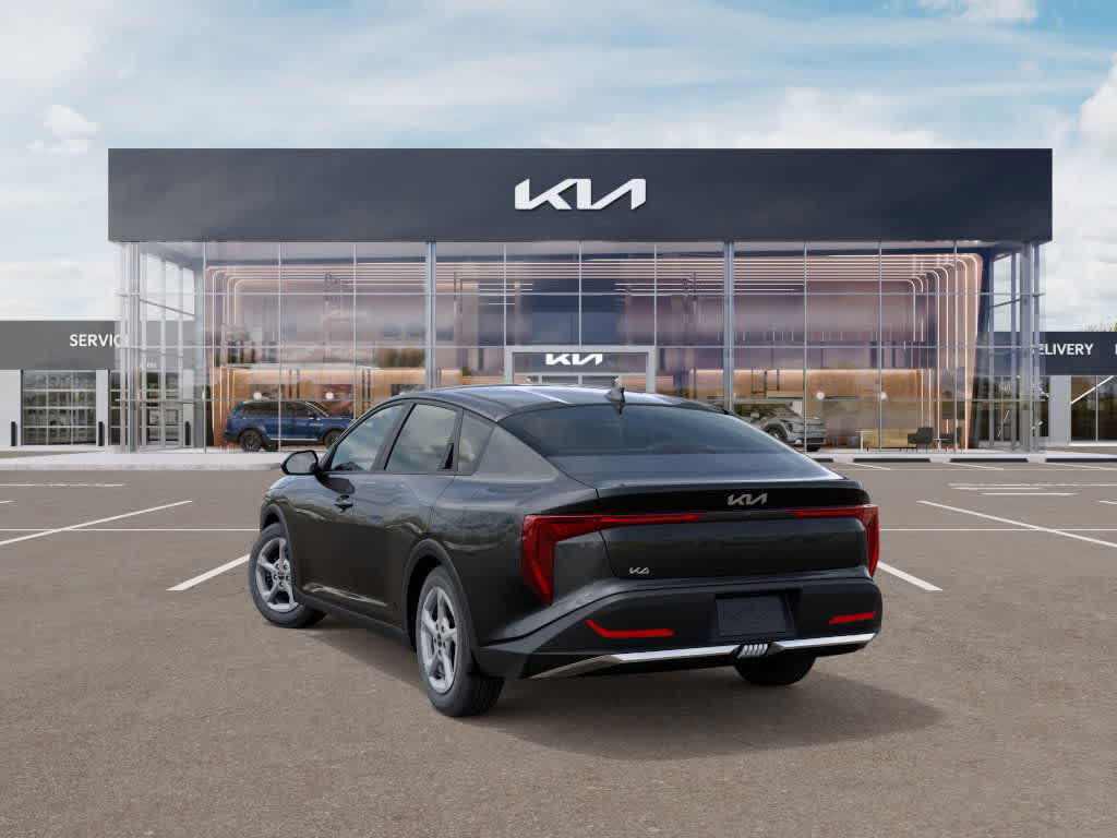 2025 Kia K4 LXS photo 3