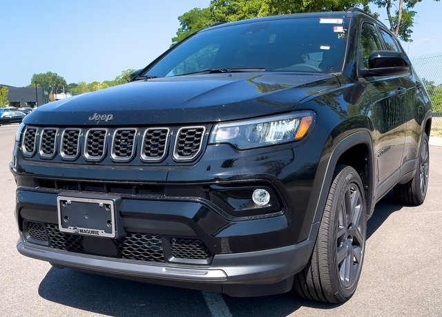 2025 Jeep Compass Limited photo 2
