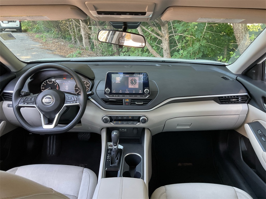 2022 Nissan Altima 2.5 SV photo 18