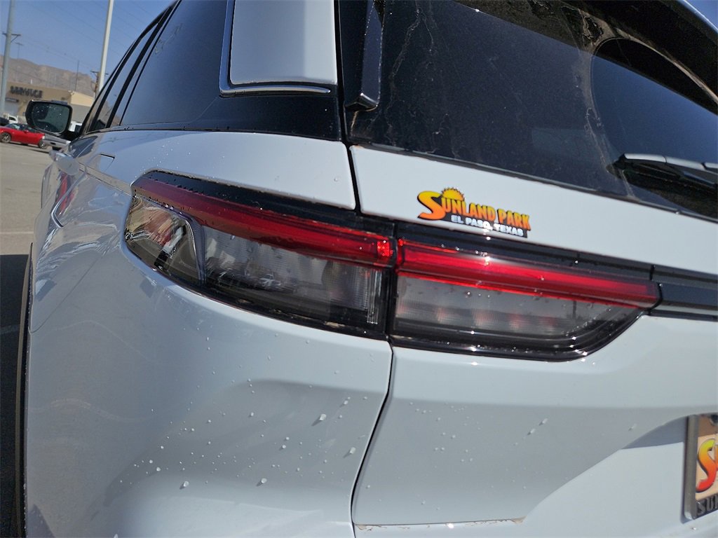 2025 Jeep Cherokee Laredo X photo 7