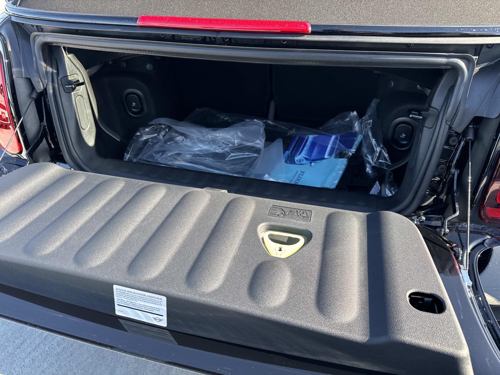 2026 Mini Cooper Convertible Iconic photo 4