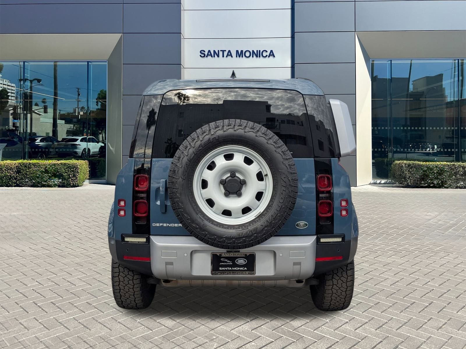 2023 Land Rover Defender 110 photo 6
