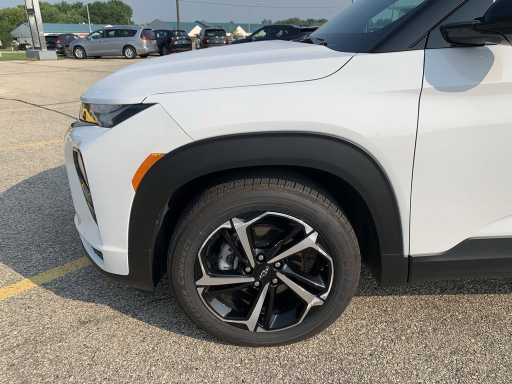 2021 Chevrolet Trailblazer RS photo 2