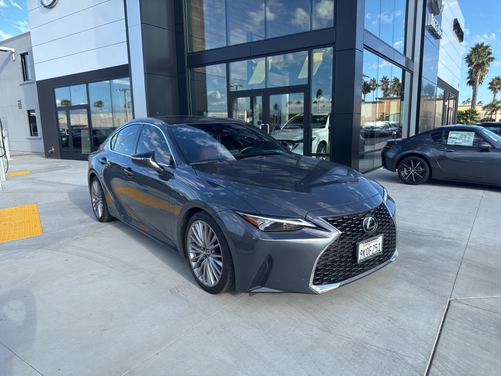 2024 Lexus IS 300 photo 2