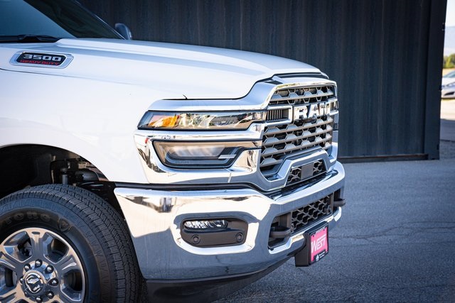 2025 Ram 3500 Big Horn photo 4