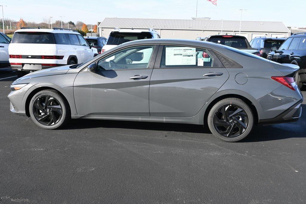 2026 Hyundai Elantra SEL Sport photo 2