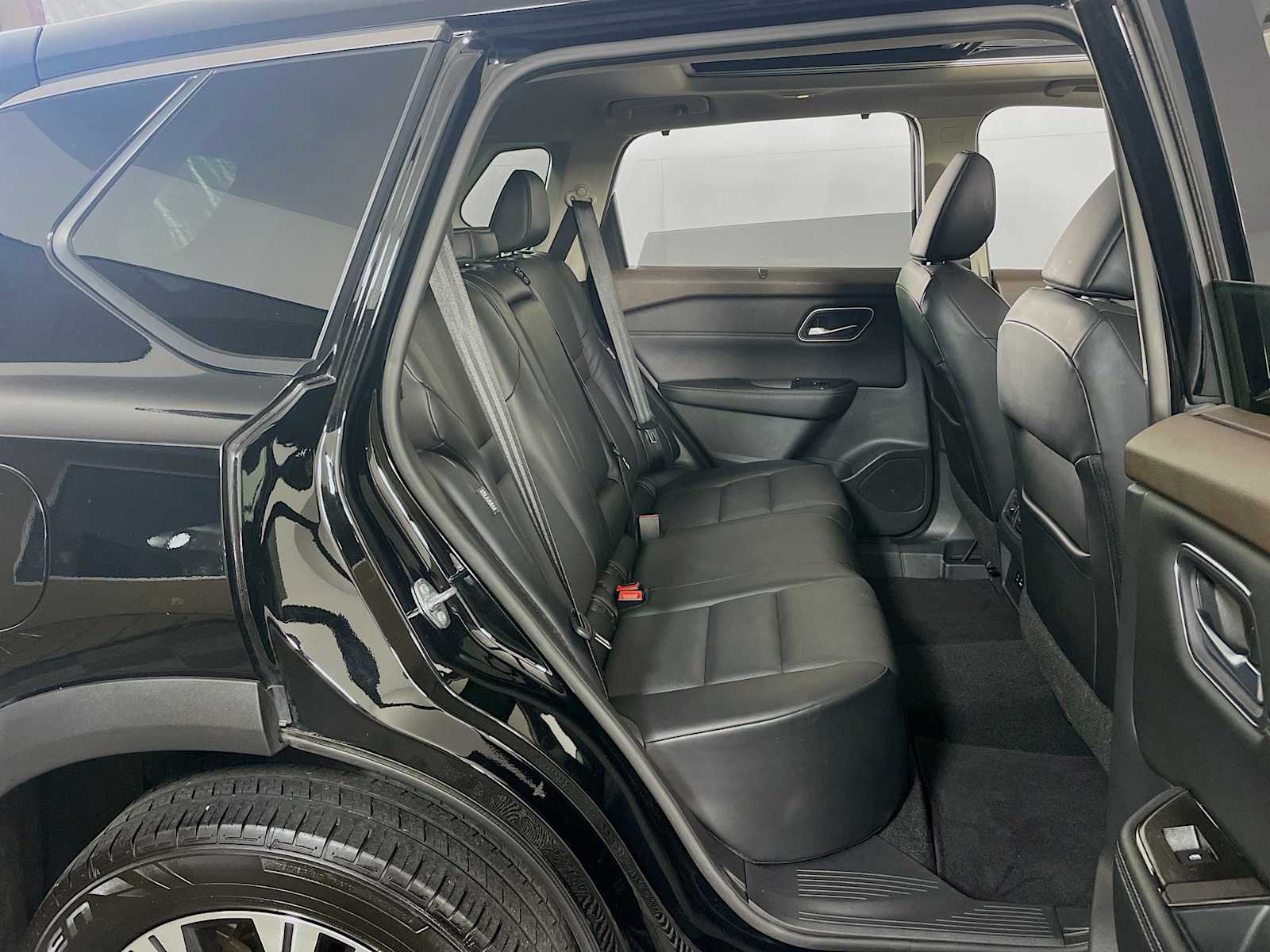 2021 Nissan Rogue SV photo 24