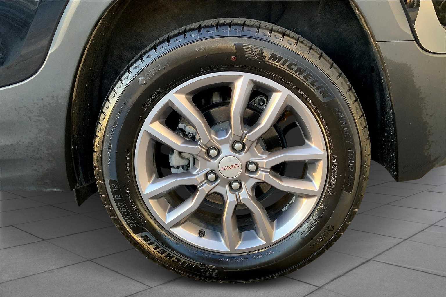 2024 Gmc Terrain SLT photo 9