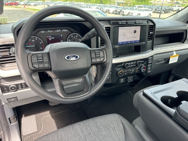 2024 Ford F-350 XL photo 8